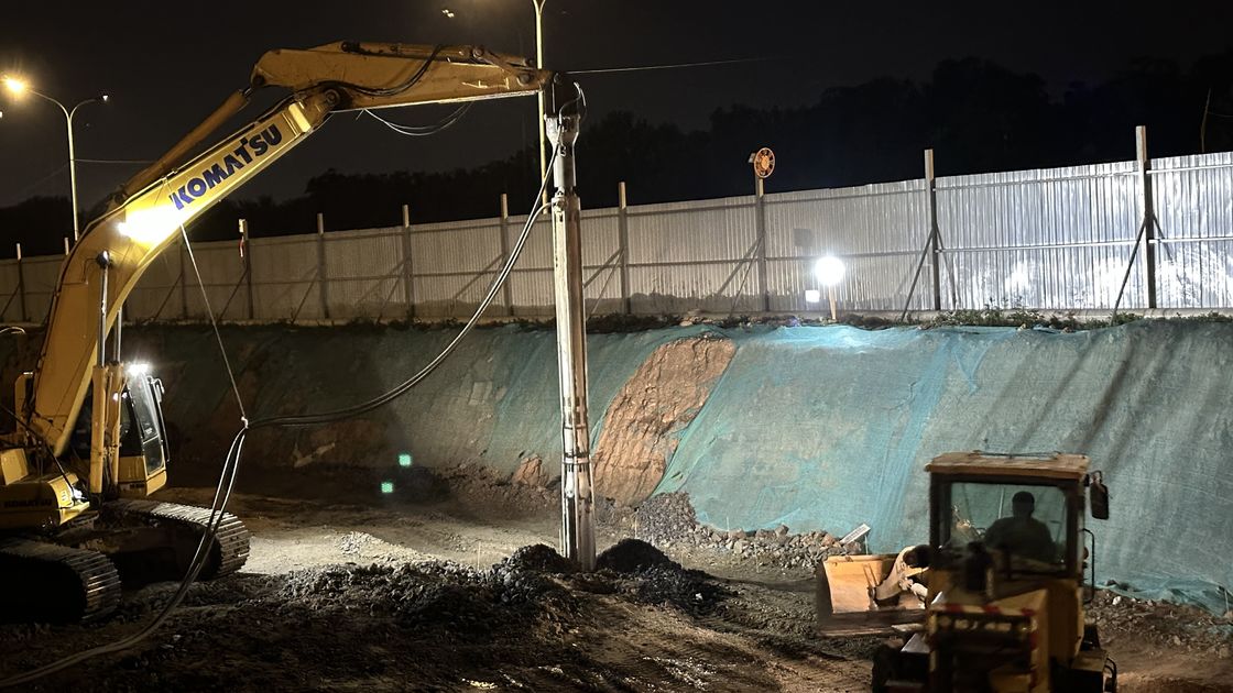 BVEM 2600 R/min Drehgeschwindigkeit Vibroflotationsvorrichtung an einem Bagger montiert